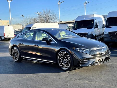 Used 2022 Mercedes-Benz EQS 450+ Sedan image 4