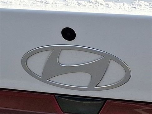 Certified 2025 Hyundai Elantra SE image 28