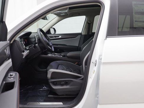 New 2026 Volkswagen Atlas Peak Edition image 5