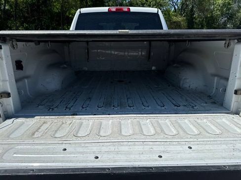 Used 2015 RAM 2500 Tradesman w/ Chrome Appearance Group AWD/4WD image 10