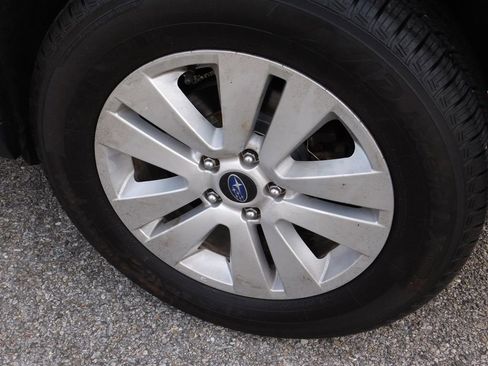 Used 2016 Subaru Outback 2.5i Premium image 9