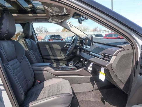 New 2026 Mitsubishi Outlander Trail Edition image 18