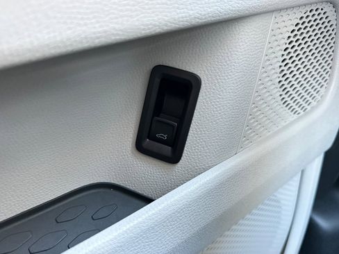 New 2025 Volkswagen ID. Buzz 1st Edition image 26