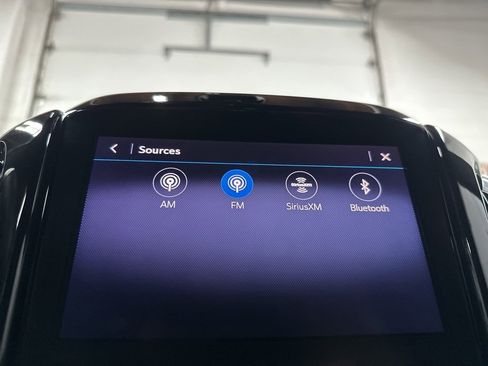 Used 2023 Chevrolet Traverse RS image 31