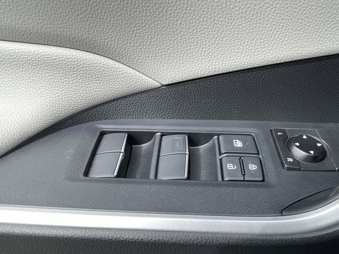 Used 2020 Toyota RAV4 XLE Premium image 25