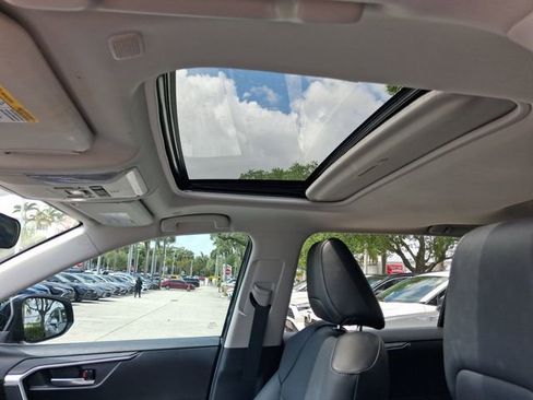 Used 2023 Toyota RAV4 XLE Premium image 13