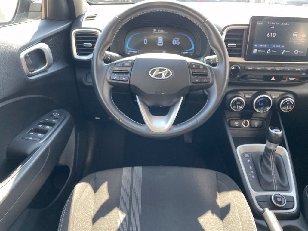 Used 2025 Hyundai Venue SEL FWD image 19