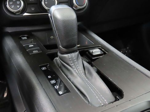 Used 2025 Nissan Kicks S image 10