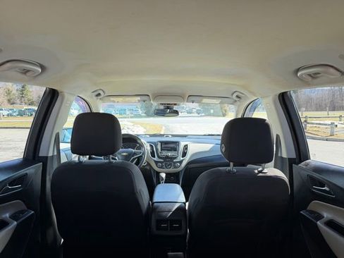Used 2022 Chevrolet Equinox LS AWD/4WD image 17