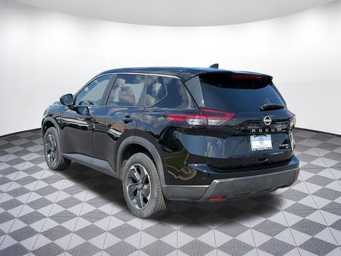 Used 2024 Nissan Rogue SV AWD/4WD image 3