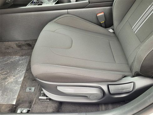 New 2025 Hyundai Elantra SEL image 23