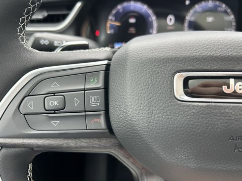 New 2025 Jeep Grand Cherokee L Limited image 18