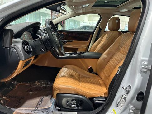 Used 2016 Jaguar XJ L Portfolio AWD/4WD image 43