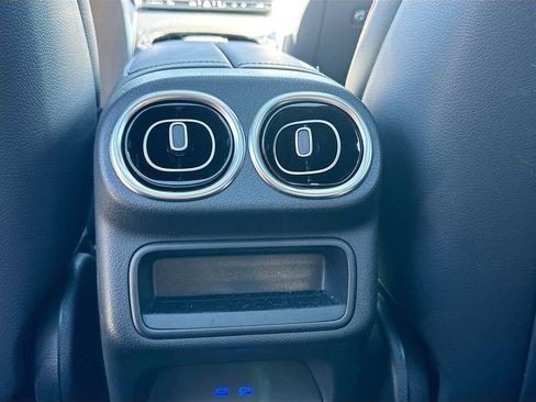 Used 2025 Mercedes-Benz GLC 300 image 27