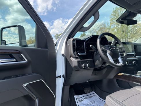 New 2026 GMC Sierra 3500 SLE w/ SLE Convenience Package AWD/4WD image 15