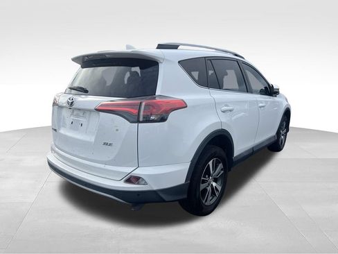 Used 2018 Toyota RAV4 XLE FWD image 11