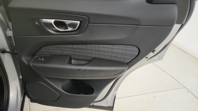 Used 2025 Volvo XC60 B5 Core AWD/4WD image 44