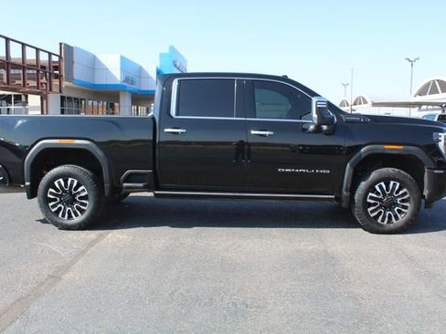 Used 2024 GMC Sierra 2500 Denali Ultimate w/ Max Trailering Package AWD/4WD image 2
