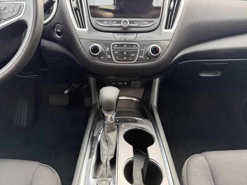 Used 2024 Chevrolet Malibu LT FWD image 19