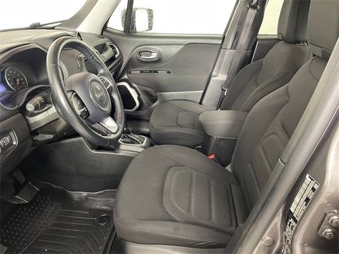 Used 2021 Jeep Renegade Latitude w/ Convenience Group image 2