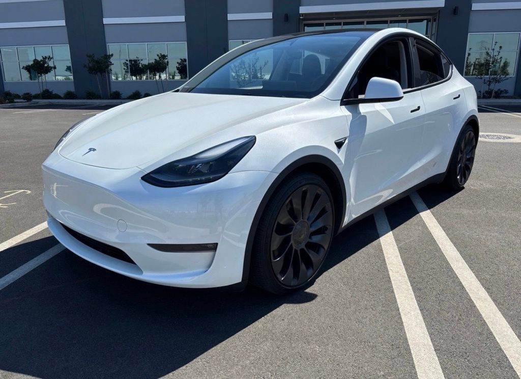 Used 2025 Tesla Model Y Performance AWD/4WD image 1