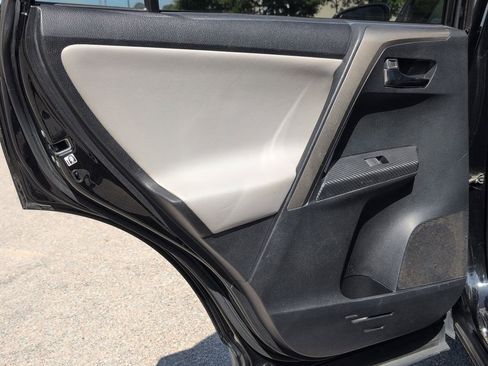 Used 2014 Toyota RAV4 Limited FWD image 23