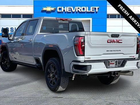 Used 2025 GMC Sierra 2500 AT4 w/ AT4 Premium Plus Package image 4