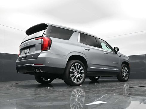 Used 2025 GMC Yukon Denali w/ Denali Reserve Package AWD/4WD image 29
