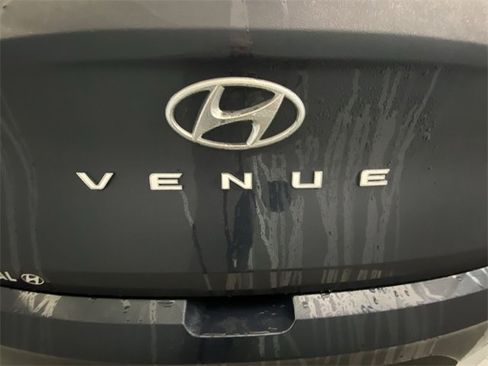 Used 2025 Hyundai Venue Limited image 26