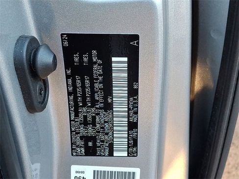 Certified 2024 Toyota Sienna LE image 29