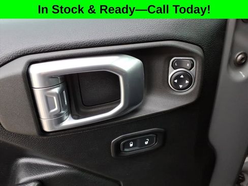 Used 2021 Jeep Wrangler Unlimited Sport AWD/4WD image 17