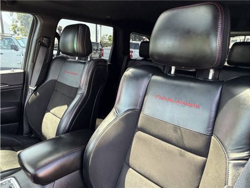 Used 2020 Jeep Grand Cherokee Trailhawk w/ Interior Metal Package image 19