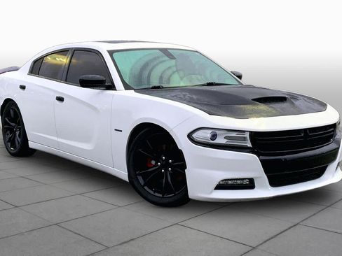 Used 2016 Dodge Charger R/T w/ Blacktop Package RWD image 3