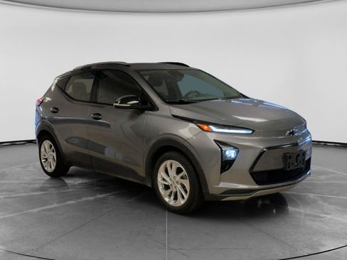 Used 2023 Chevrolet Bolt EUV LT w/ Driver Confidence Package FWD image 3