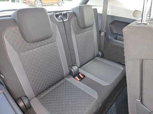 Used 2020 Volkswagen Tiguan S image 15