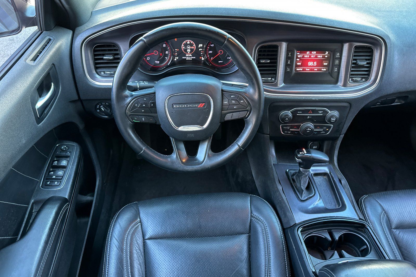 Used 2017 Dodge Charger SE w/ Blacktop Package RWD image 16