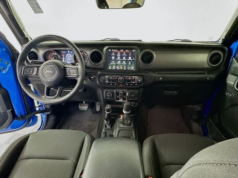 Used 2023 Jeep Wrangler Unlimited Sport AWD/4WD image 3