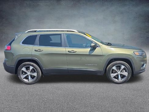 Used 2019 Jeep Cherokee Limited w/ Technology Group AWD/4WD image 9