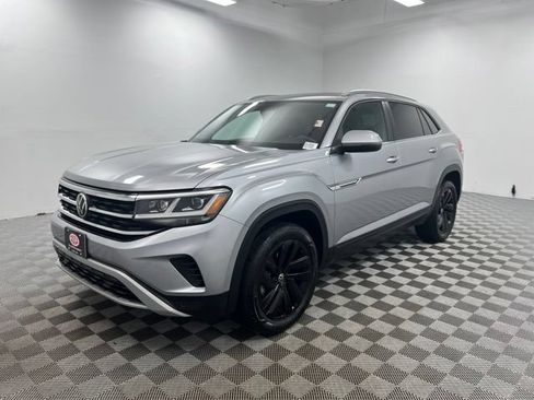 Used 2022 Volkswagen Atlas Cross Sport SE w/ Panoramic Sunroof Package AWD/4WD image 3