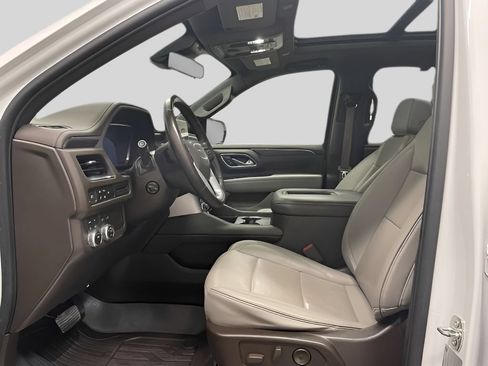 Used 2023 GMC Yukon XL SLT w/ SLT Luxury Package AWD/4WD image 17