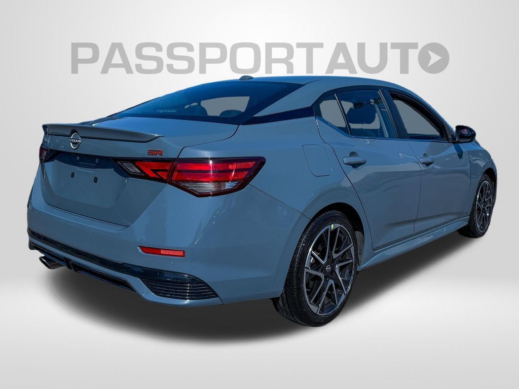 Used 2025 Nissan Sentra SR FWD image 5