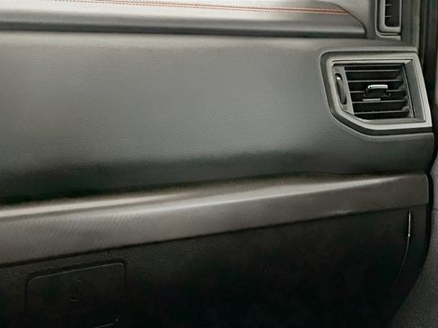 Used 2024 Nissan Titan PRO-4X w/ Pro-4x Convenience Package image 15