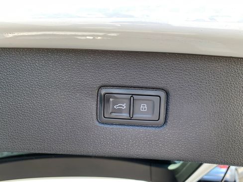 Used 2019 Audi Q7 3.0T Premium w/ Towing Package AWD/4WD image 10