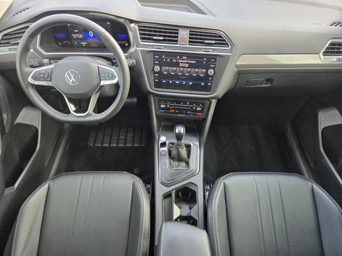 Used 2022 Volkswagen Tiguan SE FWD image 22