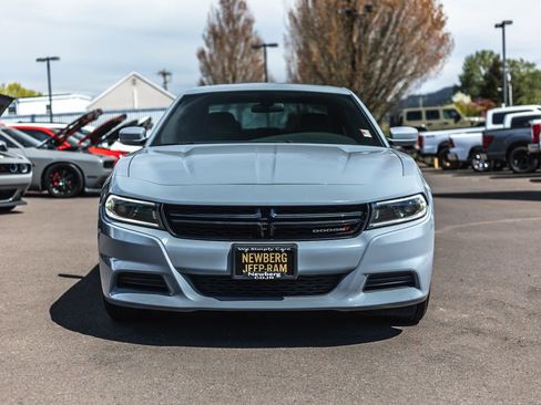 Used 2022 Dodge Charger SXT w/ Leather Interior Group RWD image 5