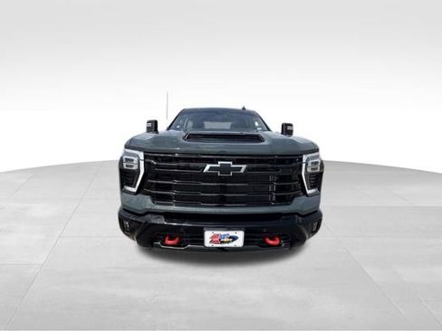 Used 2025 Chevrolet Silverado 2500 LT w/ Trail Boss Package image 3
