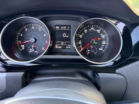 Used 2016 Volkswagen Jetta Sport w/ Lighting Package image 31