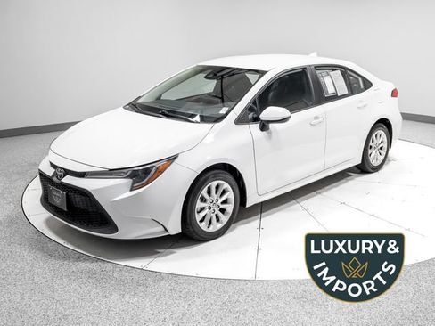 Used 2021 Toyota Corolla LE w/ LE Convenience Package FWD image 1