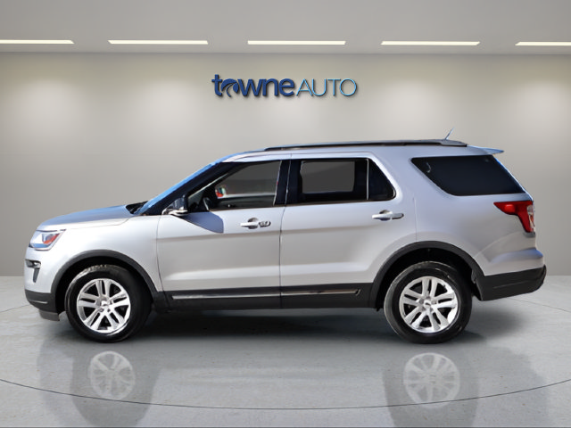 Used 2018 Ford Explorer XLT w/ Equipment Group 201A AWD/4WD image 2