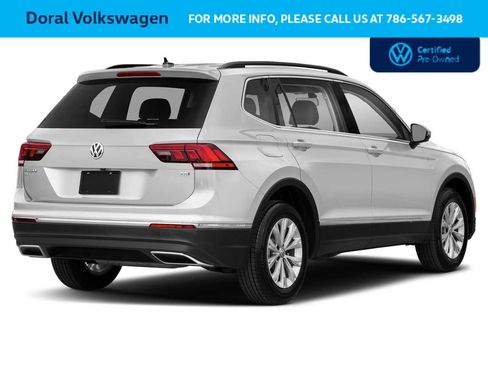 Used 2019 Volkswagen Tiguan SE w/ Panoramic Sunroof Package FWD image 2